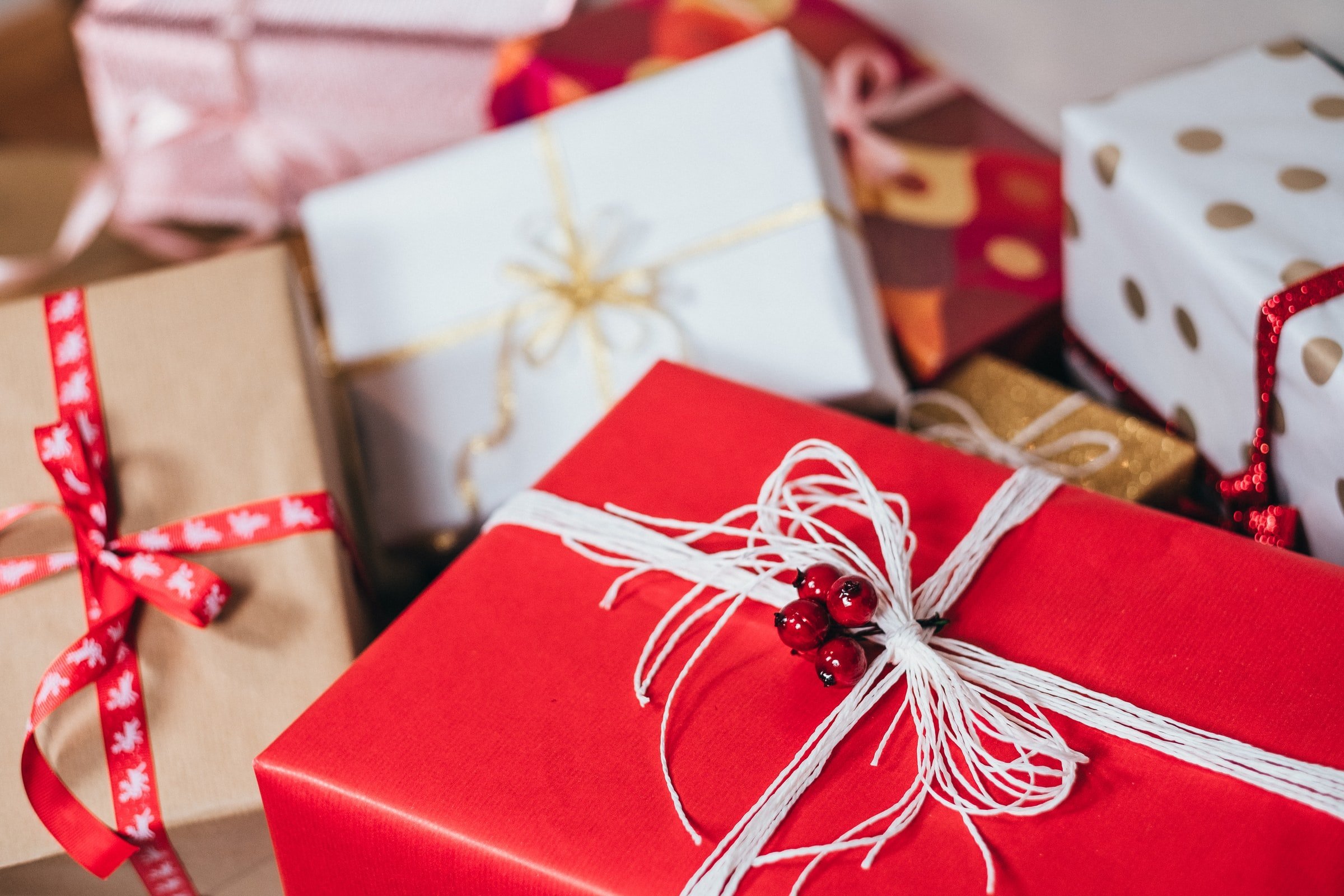 Why You Should Use A Courier Service For The Holidays!